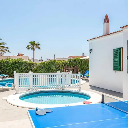 Petunias Villa Cala'N Blanes (Menorca)