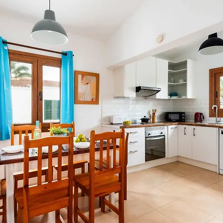 Villa Petunias Cala'N Blanes (Menorca)