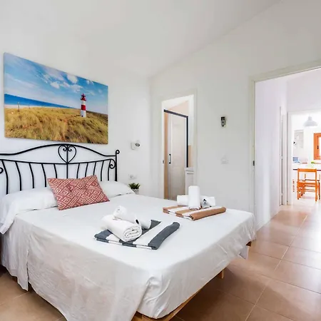 Petunias * Cala'N Blanes (Menorca)