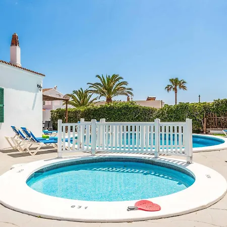 Petunias Villa Cala'N Blanes (Menorca)