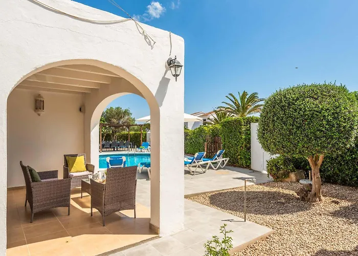 Petunias Villa Cala'N Blanes (Menorca)