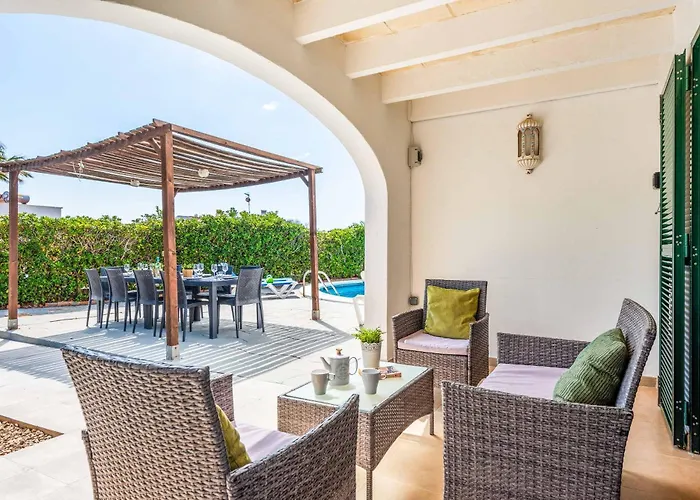 Petunias Cala'N Blanes (Menorca)