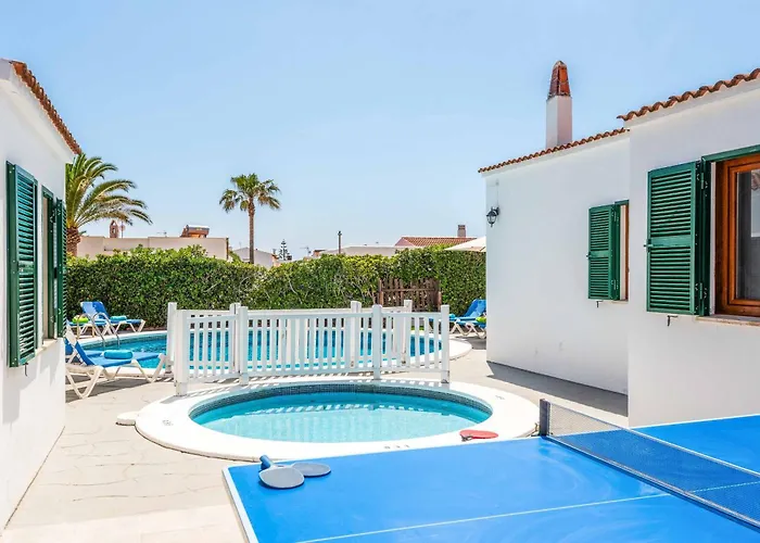 Petunias * Cala'N Blanes (Menorca)