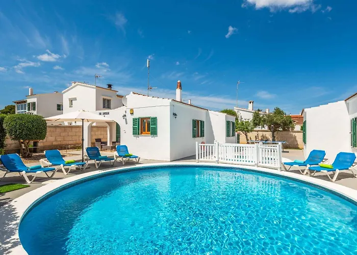 Petunias Villa Cala'N Blanes (Menorca)